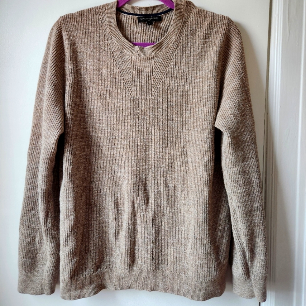 Beige Banana Republic sweater size L